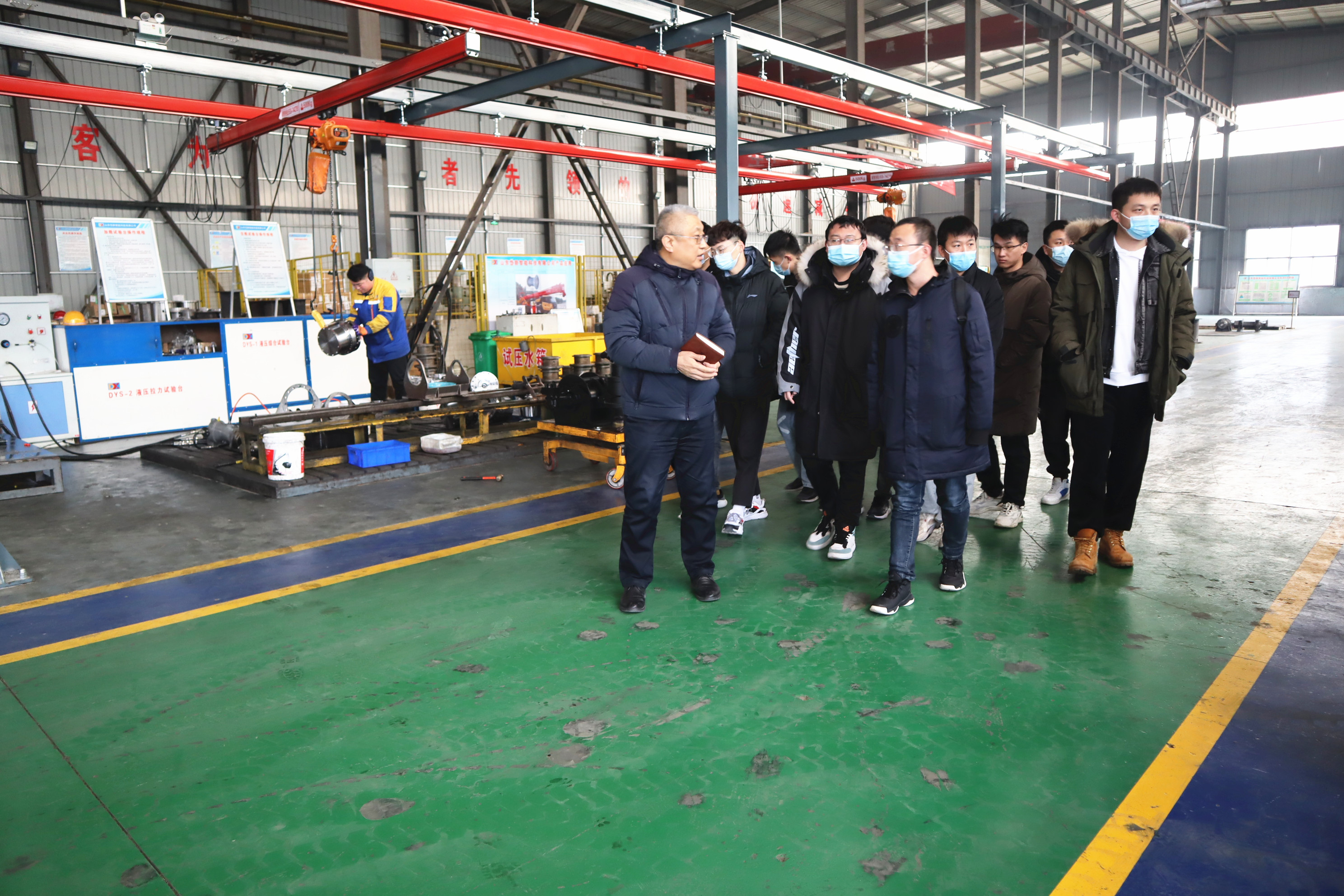 Graduate students from Shandong University of Science and Technology visited our factory for internship